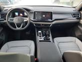 Thumbnail of 2025 Opal White Pearl Effect Volkswagen Atlas Cross Sport