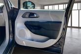 Thumbnail of 2023 Granite Crystal Metallic Clearcoat Chrysler Pacifica