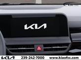 Thumbnail of 2025 White / Black Kia Seltos
