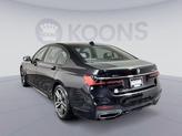 Thumbnail of 2022 Black Sapphire Metallic BMW 750