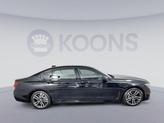 Thumbnail of 2022 Black Sapphire Metallic BMW 750