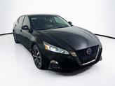 Photo of 2022 Super Black Nissan Altima