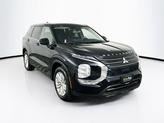 Photo of 2024 Labrador Black Pearl Mitsubishi Outlander