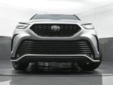 Thumbnail of 2024 Celestial Silver Metallic Toyota Highlander
