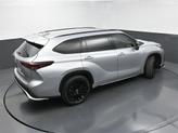 Thumbnail of 2024 Celestial Silver Metallic Toyota Highlander