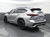 Thumbnail of 2024 Celestial Silver Metallic Toyota Highlander