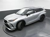 Thumbnail of 2024 Celestial Silver Metallic Toyota Highlander