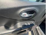 Thumbnail of 2016 Brilliant Black Crystal Pearlcoat Jeep Cherokee