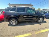 Thumbnail of 2016 Brilliant Black Crystal Pearlcoat Jeep Cherokee