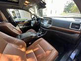 Thumbnail of 2018 Shoreline Blue Pearl Toyota Highlander Hybrid