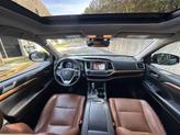 Thumbnail of 2018 Shoreline Blue Pearl Toyota Highlander Hybrid