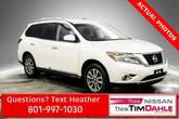 Photo of 2016 Pearl White Nissan Pathfinder