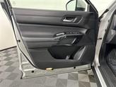 Thumbnail of 2022 Brilliant Silver Metallic Nissan Pathfinder