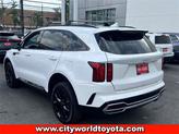 Thumbnail of 2022 Glacial White Pearl Kia Sorento