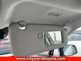 Thumbnail of 2022 Glacial White Pearl Kia Sorento