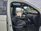 Thumbnail of 2024 Pristine White Metallic Tri-Coat Lincoln Navigator
