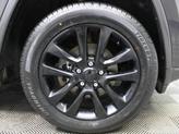 Thumbnail of 2017 Diamond Black Crystal Pearlcoat Jeep Grand Cherokee