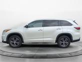 Thumbnail of 2016 Blizzard Pearl Toyota Highlander