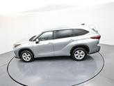 Thumbnail of 2023 Celestial Silver Metallic Toyota Highlander