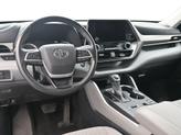 Thumbnail of 2023 Celestial Silver Metallic Toyota Highlander