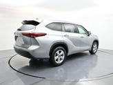 Thumbnail of 2023 Celestial Silver Metallic Toyota Highlander