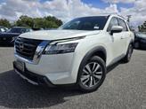 Thumbnail of 2023 White Nissan Pathfinder