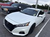Thumbnail of 2020 White Nissan Altima