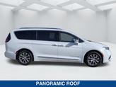 Thumbnail of 2024 Bright White Clearcoat Chrysler Pacifica