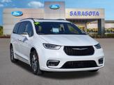 Photo of 2024 Bright White Clearcoat Chrysler Pacifica