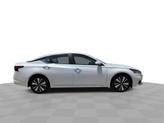 Thumbnail of 2022 Pearl White Tricoat Nissan Altima