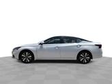 Thumbnail of 2022 Pearl White Tricoat Nissan Altima