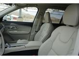 Thumbnail of 2025 Crystal White Metallic Volvo XC90 Plug-In Hybrid