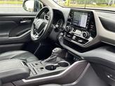 Thumbnail of 2022 Midnight Black Metallic Toyota Highlander