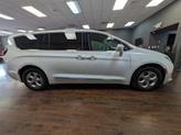 Thumbnail of 2018 Bright White Clearcoat Chrysler Pacifica Hybrid