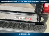 Thumbnail of 2022 Onyx Black GMC Sierra 2500