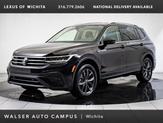 Photo of 2022 Deep Black Pearl Volkswagen Tiguan