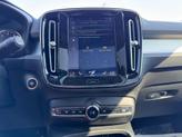 Thumbnail of 2020 Onyx Black Metallic Volvo XC40
