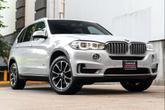 Thumbnail of 2017 Alpine White BMW X5