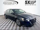 Photo of 2023 Super Black Nissan Altima