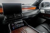 Thumbnail of 2022 Infinite Black Metallic Clearcoat Lincoln Navigator