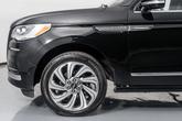 Thumbnail of 2022 Infinite Black Metallic Clearcoat Lincoln Navigator