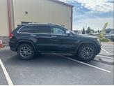 Thumbnail of 2018 Diamond Black Crystal Pearlcoat Jeep Grand Cherokee