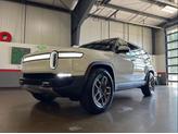 Thumbnail of 2023 Glacier White Rivian R1S