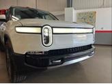 Thumbnail of 2023 Glacier White Rivian R1S