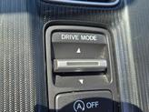 Thumbnail of 2022 Platinum White Pearl Honda Civic