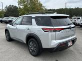Thumbnail of 2022 Brilliant Silver Metallic Nissan Pathfinder