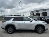 Thumbnail of 2022 Brilliant Silver Metallic Nissan Pathfinder