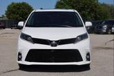 Thumbnail of 2019 White Toyota Sienna