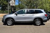 Thumbnail of 2019 Lunar Silver Metallic Honda Pilot
