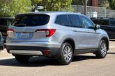 Thumbnail of 2019 Lunar Silver Metallic Honda Pilot